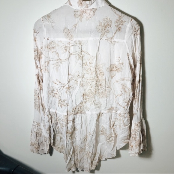Lauren Conrad off-white tan floral high low bell sleeve blouse button longsleeve - Picture 6 of 7
